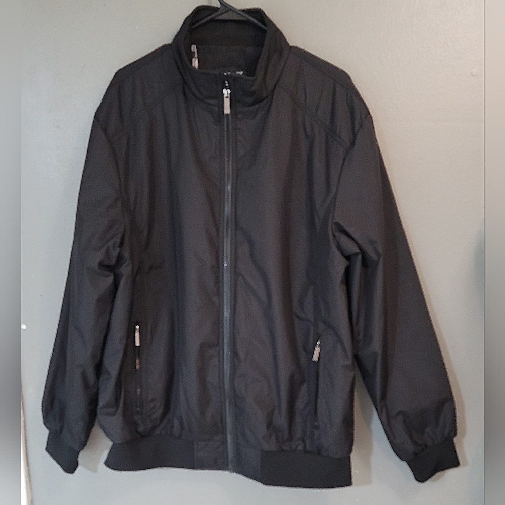 Vogue Men's Classic Black Windbreaker‎
